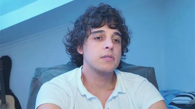 dariohere live cam on Cam4