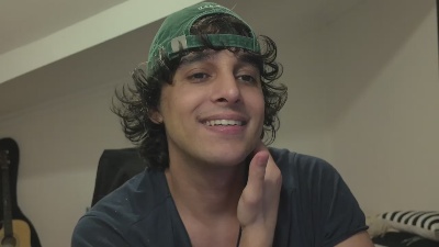 dariohere live cam on Cam4