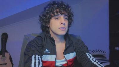 dariohere live cam on Cam4