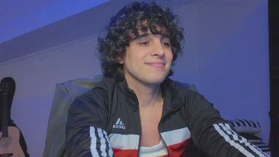 dariohere live cam on Cam4