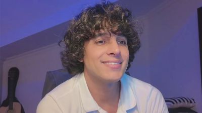 dariohere live cam on Cam4
