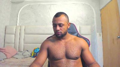 dark_lennox live cam on Cam4