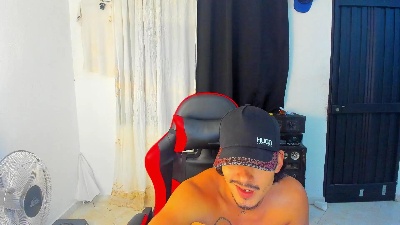 darwinsaldarr live cam on Cam4