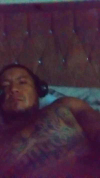 datboiiesco live cam on Cam4