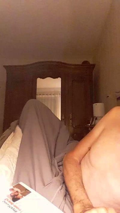 daug76 live cam on Cam4