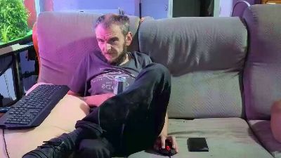 dauphine1979991 live cam on Cam4