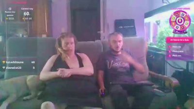 dauphine197999 live cam on Cam4