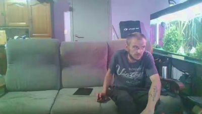 dauphine197999 live cam on Cam4