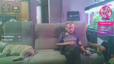 dauphine197999 live cam on Cam4