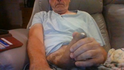 dave6919 live cam on Cam4