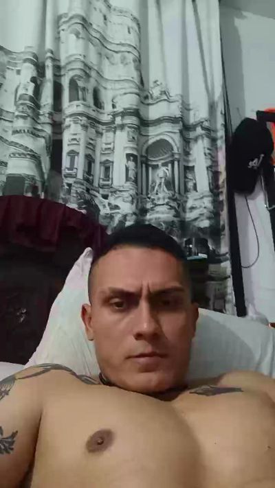 davidaya98 live cam on Cam4