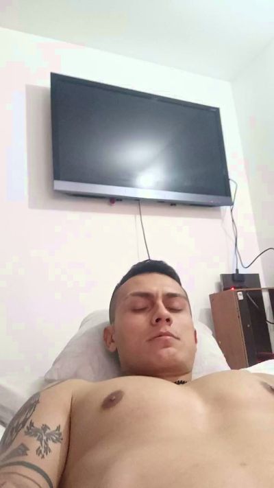 davidaya98 live cam on Cam4