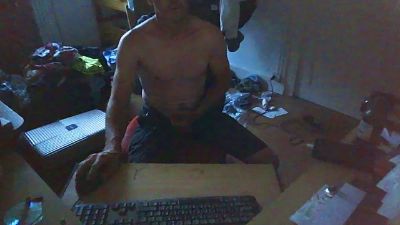davidgarmin4 live cam on Cam4