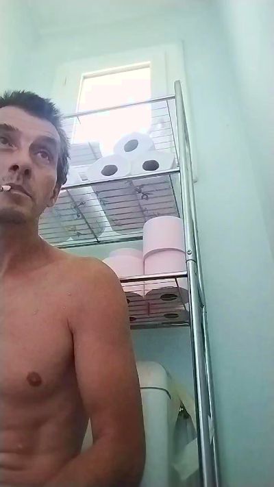 davidgarmin4 live cam on Cam4