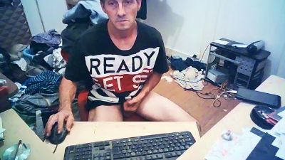 davidgarmin4 live cam on Cam4