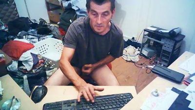 davidgarmin4 live cam on Cam4