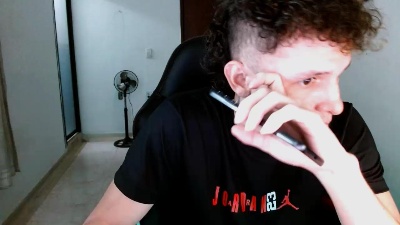 davidsalazar33 live cam on Cam4