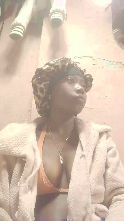 dayanah2 live cam on Cam4