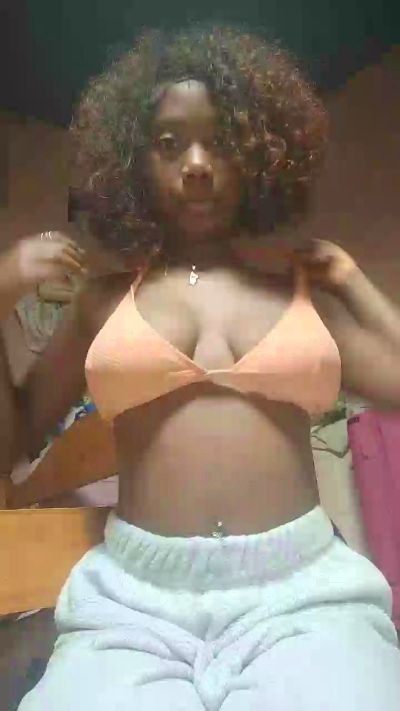 dayanah2 live cam on Cam4