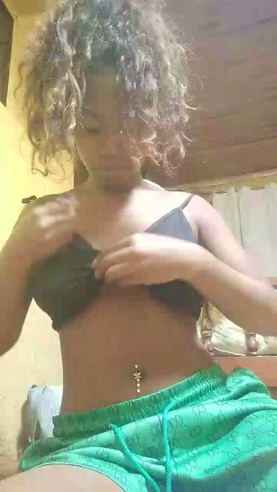 dayanah2 live cam on Cam4
