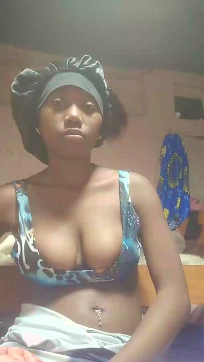 dayanah2 live cam on Cam4