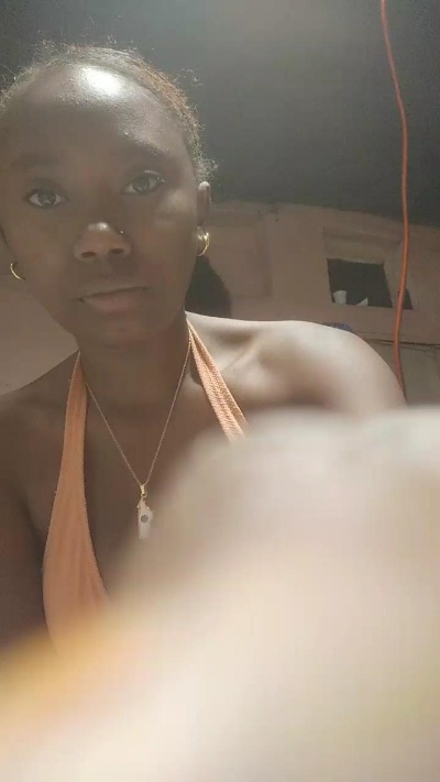 dayanah2 live cam on Cam4