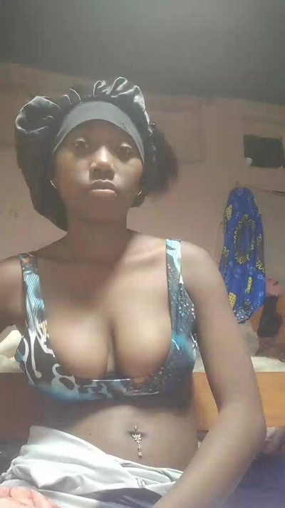 dayanah2 live cam on Cam4