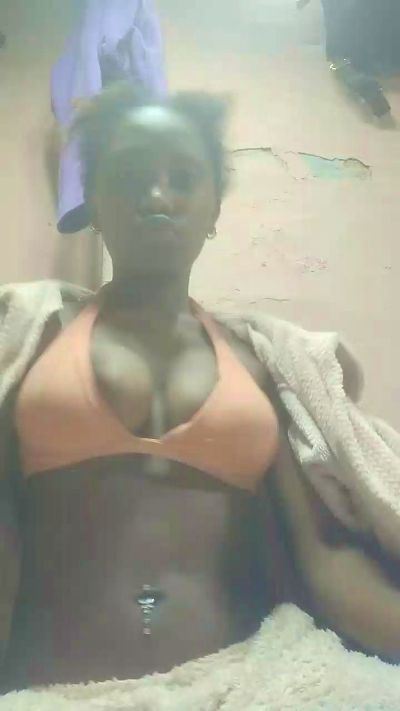 dayanah2 live cam on Cam4