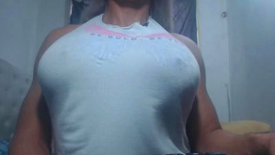 dayanamuscle live cam on Cam4