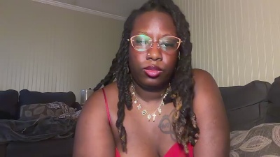 deafbaeee live cam on Cam4