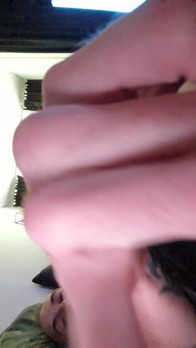 dennisz666 live cam on Cam4