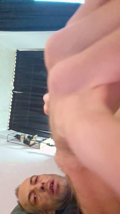 dennisz666 live cam on Cam4
