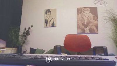 derdino84 live cam on Cam4