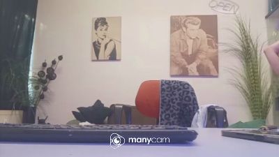 derdino84 live cam on Cam4