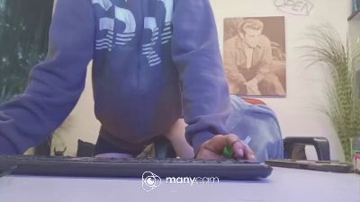 derdino84 live cam on Cam4
