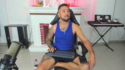 dereck_karte live cam on Cam4