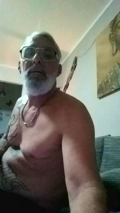 derfickerhot live cam on Cam4