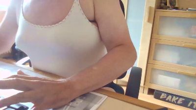 dertiger06 live cam on Cam4