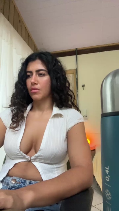 deusaludovica live cam on Cam4