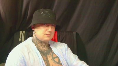 devilwithtats live cam on Cam4