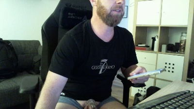 devkoelner82 live cam on Cam4