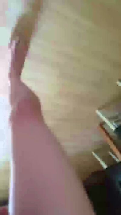 devoterboy4 live cam on Cam4
