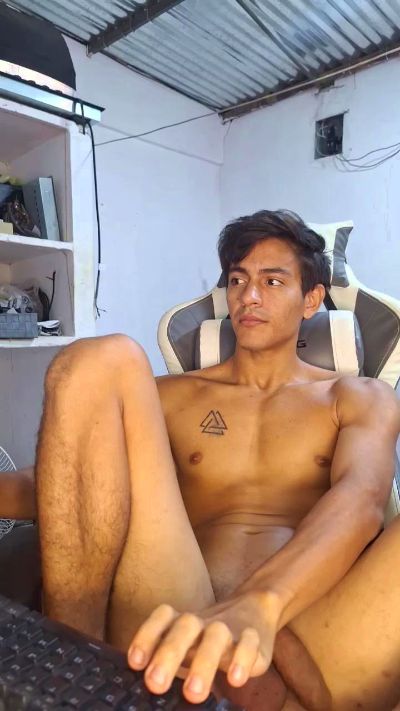 diablito202020 live cam on Cam4