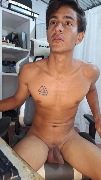 diablito202020 live cam on Cam4