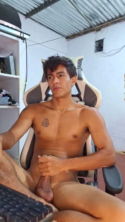 diablito202020 live cam on Cam4
