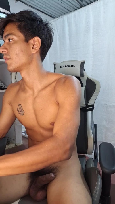 diablito202020 live cam on Cam4