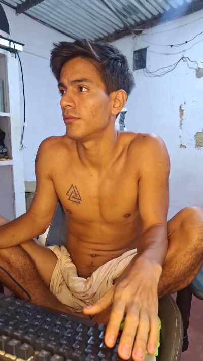 diablito202020 live cam on Cam4