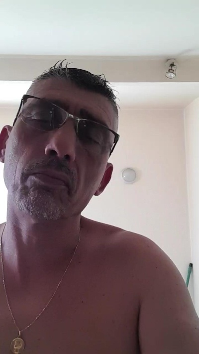 diablo773 live cam on Cam4