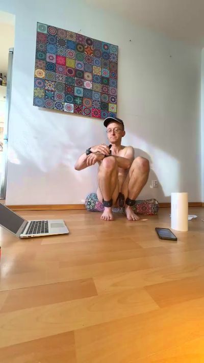 dildoman666 live cam on Cam4