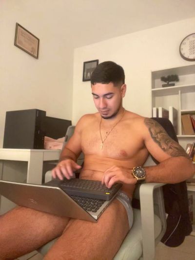 dimitri_coleman live cam on Cam4